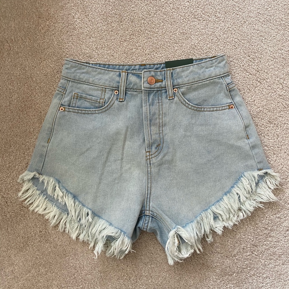 NWT light denim shorts.